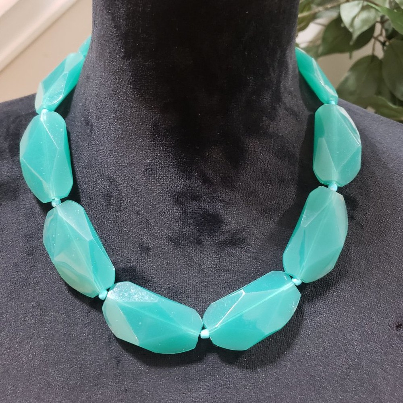 Cookie Lee Womens Faceted Large Blue Chunky Acrylic Beads Choker Necklace 28$